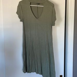 Front key hole size M dress.